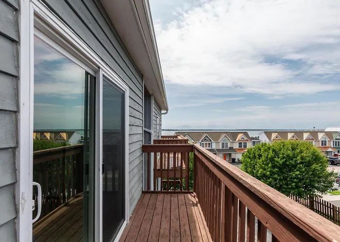 Breezy Point 302 *